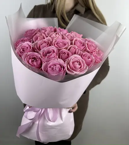 Букет из 25 розовых роз