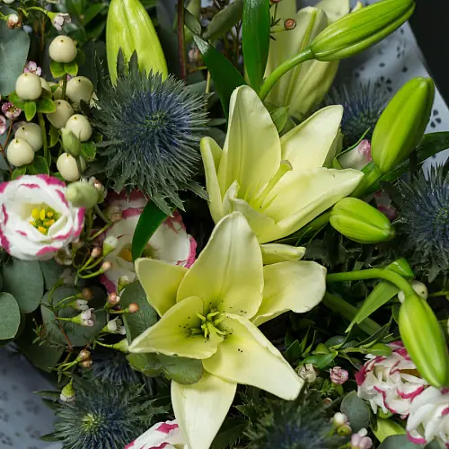 На фото №3 Букет "Голубая Жемчужина"