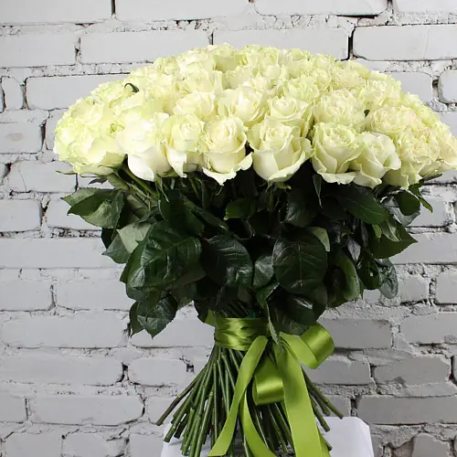 На фото №2 101 роза Эквадор 60 см 