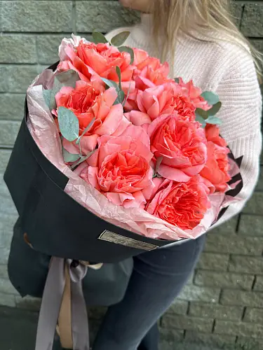 На фото №2 Роза Пионовидная 11 шт