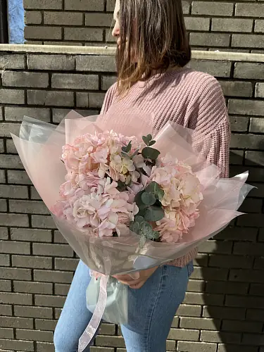 Розовые гортензии с Зеленью