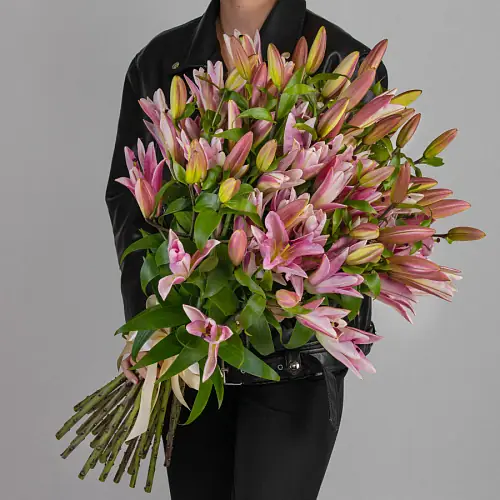 Букет 25 Лилий