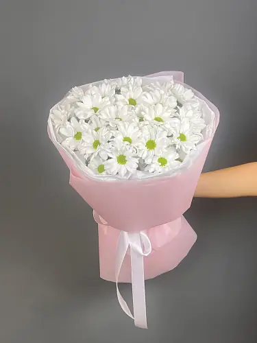 На фото №4 Нежный букет из 5 кустовых хризантем