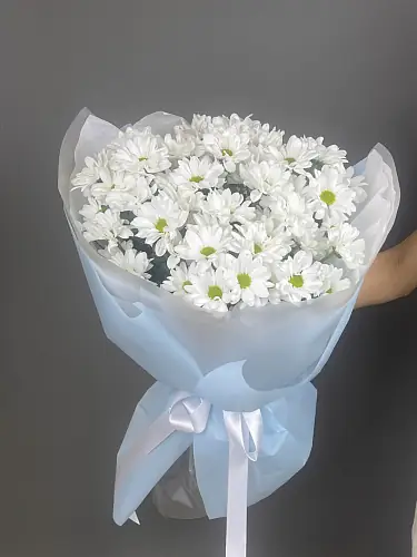 На фото №5 Букет из 7 кустовых хризантем