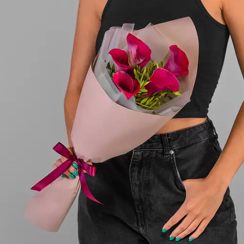 Букет из 5  Калл в упаковке