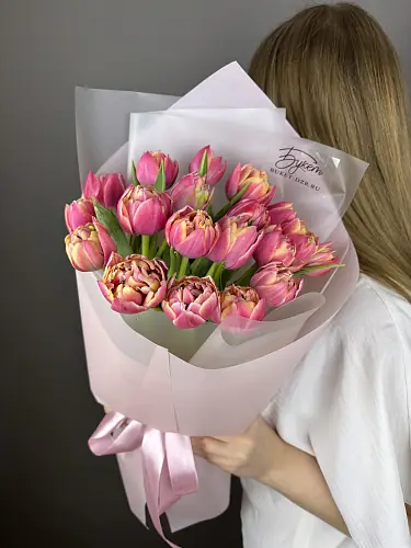 На фото №3 19 Тюльпанов Колумбус