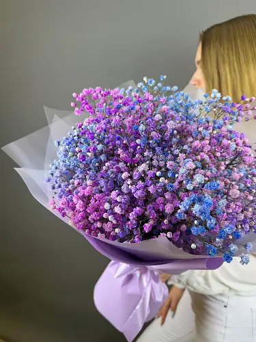 На фото №6 Букет Разноцветная гипсофила микс