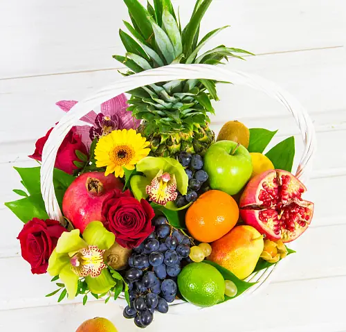 На фото №2 Корзина подарочная - 3