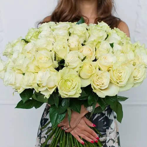 На фото №3 101 Элитная роза Mondial (Эквадор)